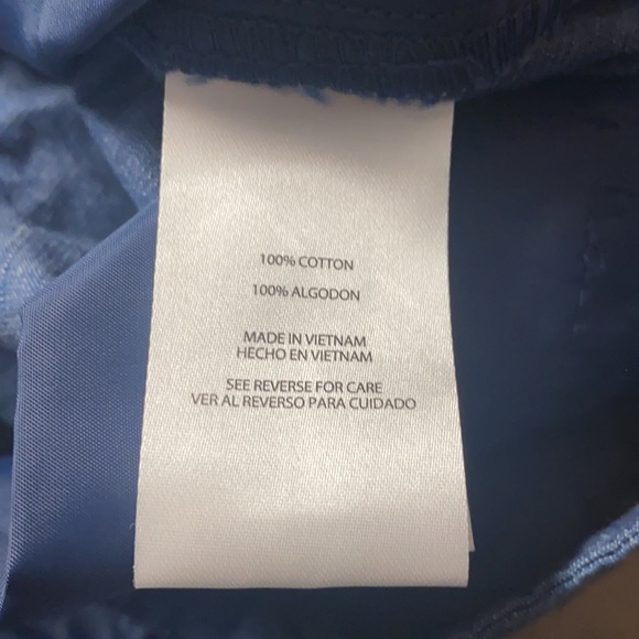 Isaac Mizrahi Women's Indigo Chambray Tailored Short - Picture 5 of 7